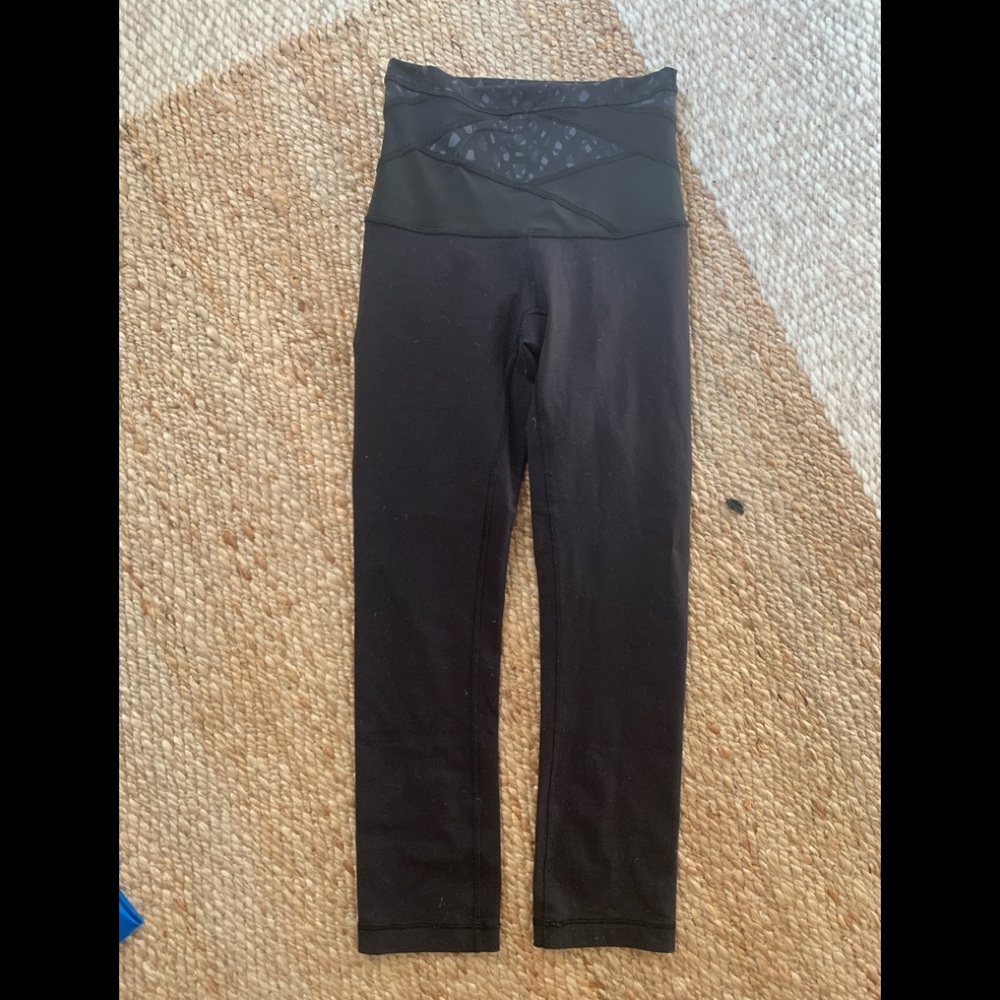3/4 black reversible lululemon leggings